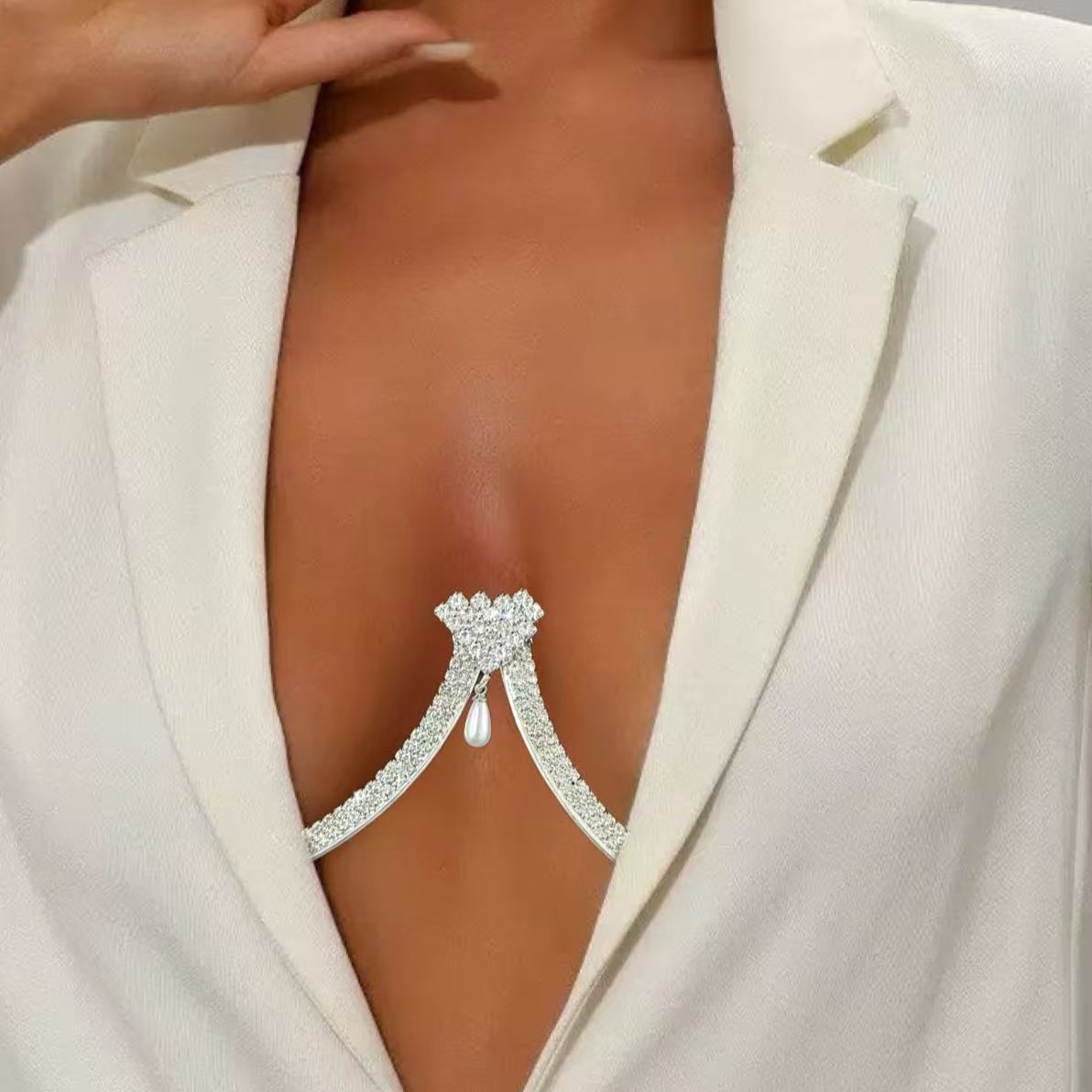 Damski biustonosz z perłową za – Body Jewelry Necklace recenzja i cena